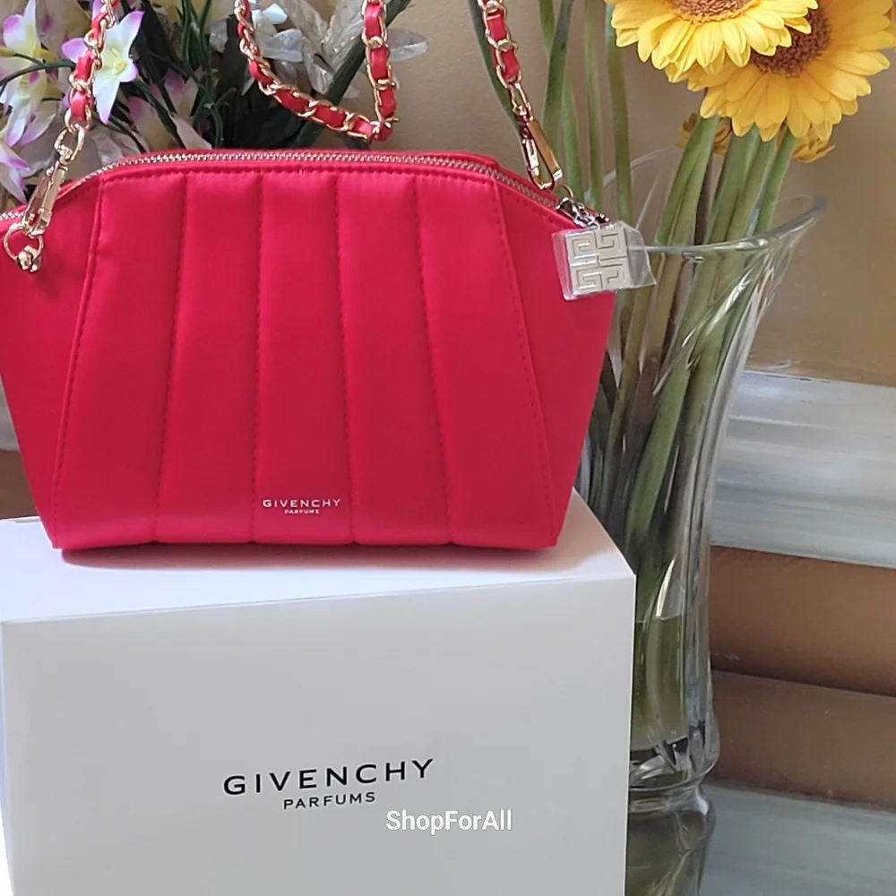 Givenchy - Picture 9 of 16